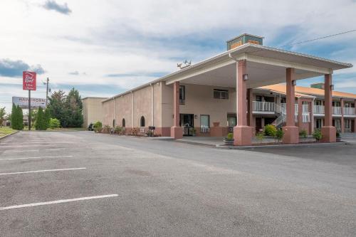 Red Roof Inn & Suites Rome in Rome, USA