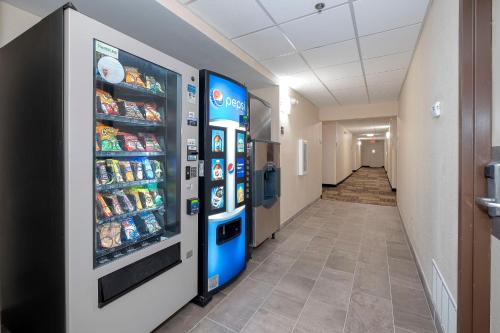 Red Roof Inn PLUS+ Jacksonville – Southpoint - image 14