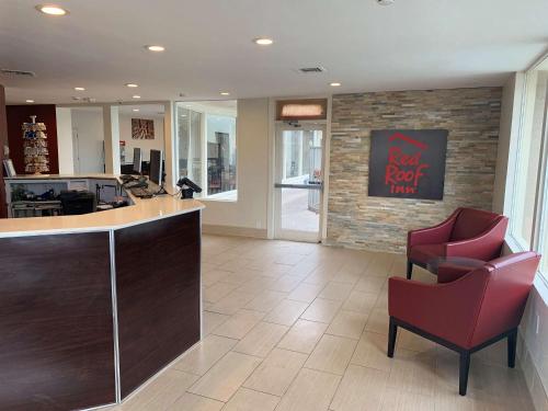 ล็อบบี้, เรด รูฟ อินน์ ทูซัน ดาวน์ทาวน์ - ยูนิเวอร์ซิตี้ (Red Roof Inn Tucson Downtown - University) near มหาวิทยาลัยอริโซน่า