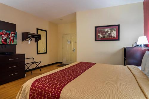 Red Roof Inn & Suites Lake Orion / Auburn Hills