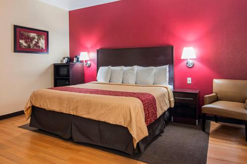 Red Roof Inn & Suites Lake Orion / Auburn Hills
