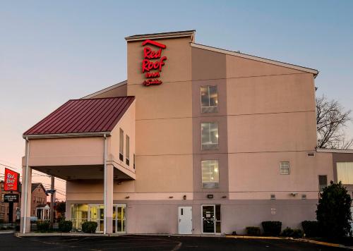 Red Roof Inn & Suites Philadelphia - Bellmawr