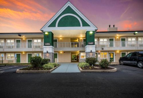 HomeTowne by Red Roof Studios Cincinnati - Sharonville in Sharonville, USA