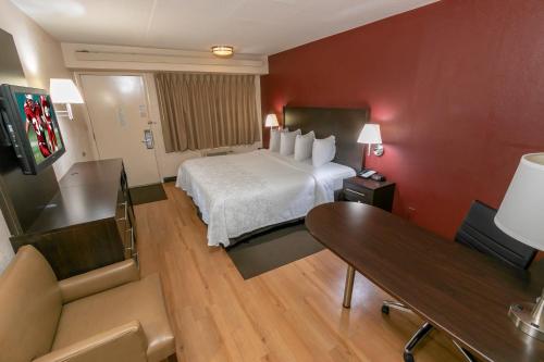 Red Roof Inn PLUS+ Washington DC - Alexandria - image 4