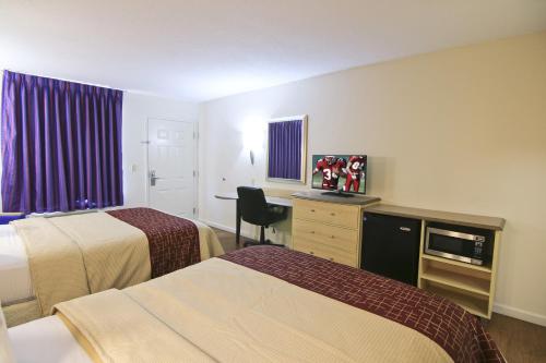 Deluxe Room with Two Double Beds Non-Smoking