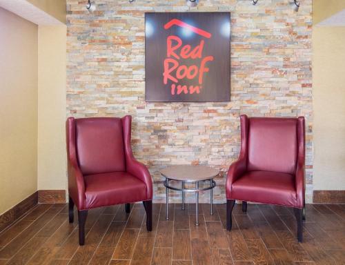 Red Roof Inn Jacksonville - Orange Park - image 4