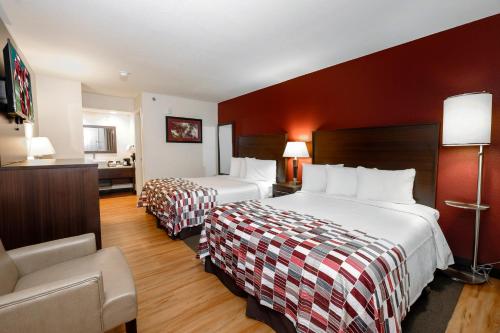 Deluxe Room with Two Queen Beds Smoke Free