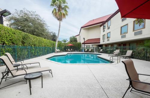 Swimming pool, Red Roof PLUS+ West Palm Beach in West Palm Beach (FL)