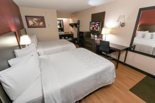 Red Roof Inn PLUS+ Washington DC - Oxon Hill - image 3