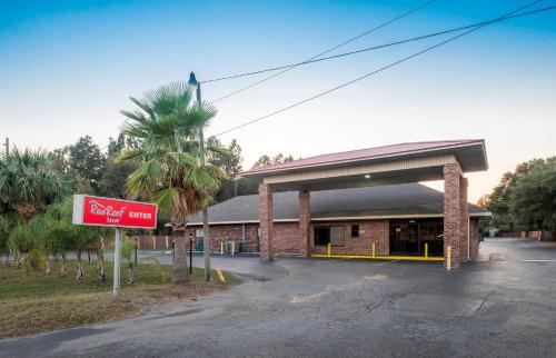 . Red Roof Inn Baldwin