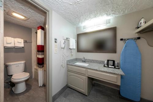 Red Roof Inn Monroe - image 3