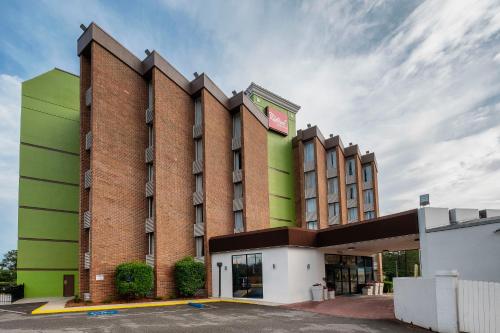 Red Roof Inn & Suites Macon