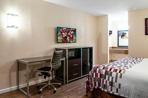 Red Roof Inn Slidell - image 12