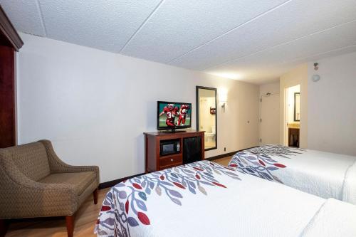 Red Roof Inn Meriden - image 9