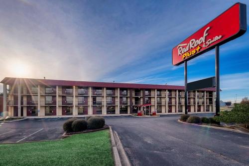 Red Roof Inn PLUS+ Huntsville – Madison