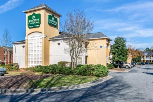 HomeTowne Studios by Red Roof - Atlanta NE - Peachtree Corners - main image