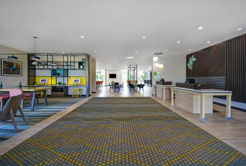 Holiday Inn Grand Rapids North - Walker, an IHG Hotel