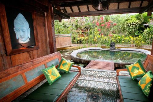 Swimming pool, Hotel Pondok Sari Beach & SPA Resort in Pemuteran