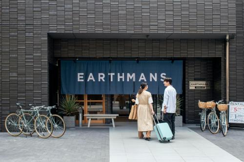 EARTHMANS OSAKA-JO