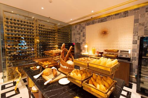 Food and beverages, Dolce by Wyndham Hanoi Golden Lake near Embassy of The United States