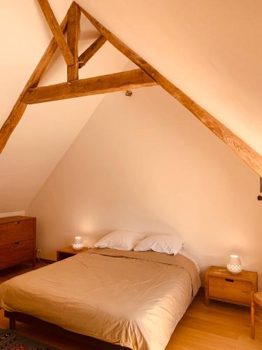 1 queen bed, 1 twin bed