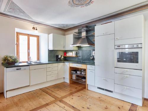 廚房, Palazzo in 比維奧