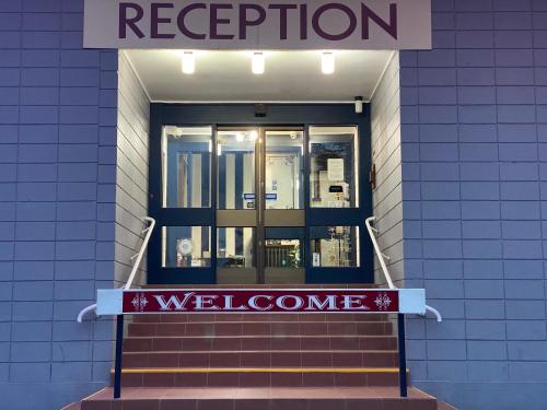 Lobby, Snow Season Motor Inn in Cooma