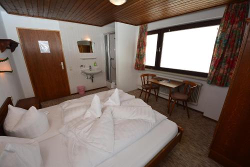 Double Room with Shared Toilet