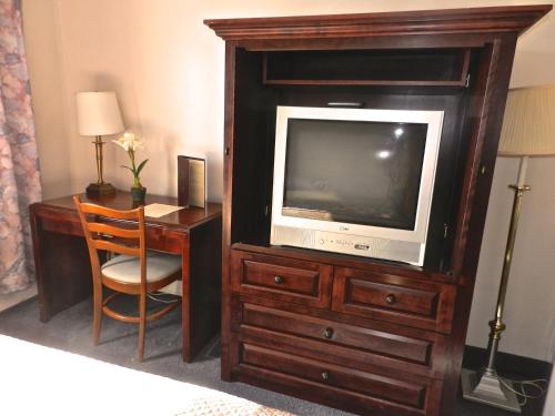 L'Auberge de l'Aeroport Inn Room Type - Queen Room