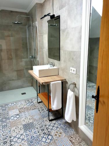 Habitación 2 camas, baño privado