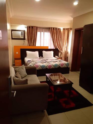 Alluring View Hotel - Toyin Sreet – Ikeja, NY