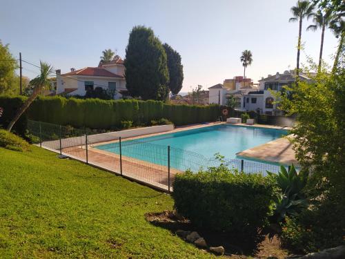  Fire Stick Amazon - Piscina - Bar - Jardines - Parking - Wifi in Torremolinos