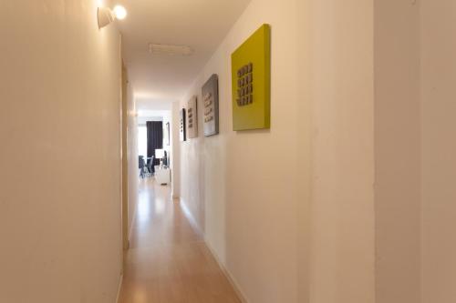 Plaza Catalunya City Center Apartments - image 2