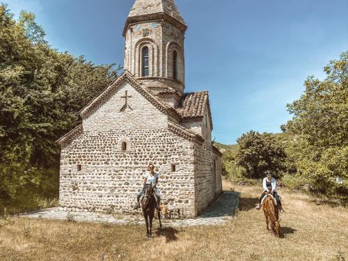 Lost Ridge Inn, Brewery & Ranch