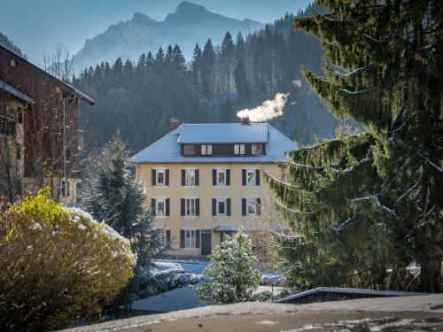 Hotel Les Aravis - Hôtel - Saint-Jean-de-Sixt