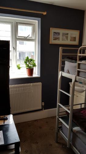 Hour Glass Hotel - image 12