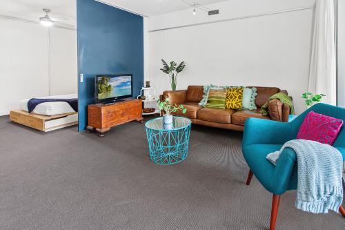 Stylish Valley Unit with Terrace, Parking and Pool