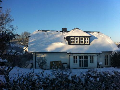 Villa Vahl 2.8km von Bonacker entfernt