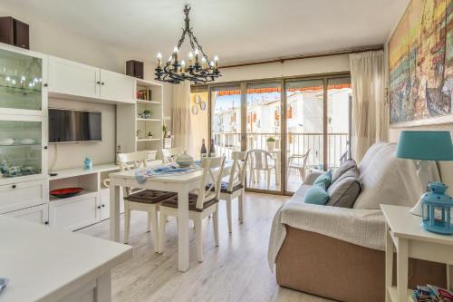  One bedroom appartement at Cambrils 75 m away from the beach with city view furnished terrace and wifi in 43850 Cambrils