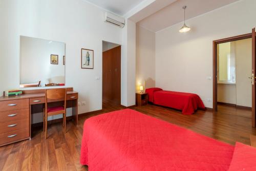 Piazza Re di Roma Apartment - image 8