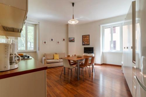 Piazza Re di Roma Apartment - image 5