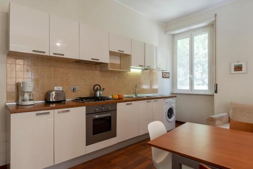 Piazza Re di Roma Apartment - image 10