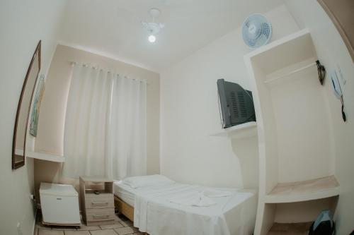 Standard Single Room with Shared Bathroom image 5