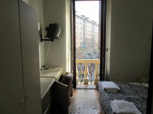 Double or Twin Room with Shared Bathroom image 4