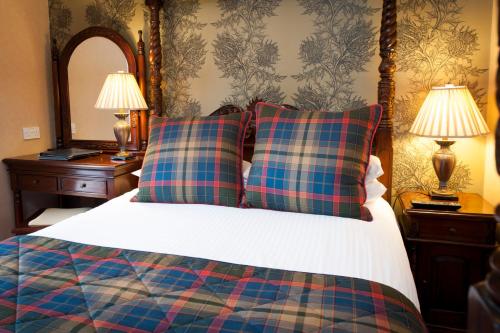 Loch Kinord Hotel - Tap to explore photos