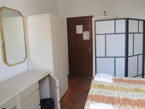Double or Twin Room with Shared Bathroom image 7