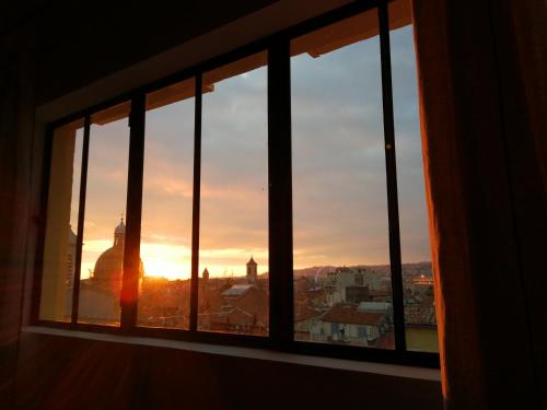 COCOON LOFT - MAGNIFIQUE LOFT SOUS TOIT, REFAIT A NEUF, VUES SPLENDIDES, CLIM, WIFi, Nice (fotografie 7)
