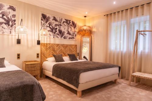 1 double bed, 1 twin bed