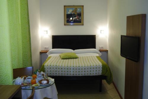 Adelaide House - image 10