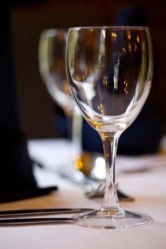 Loch Kinord Hotel - main image